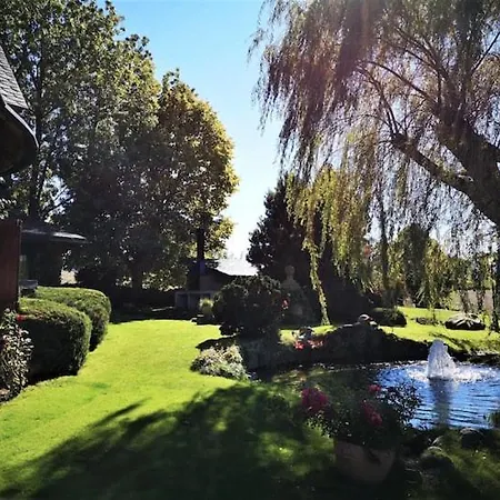 Con Gran Jardin En